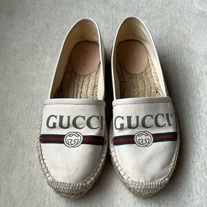 Gucci natural canvas logo flat espadrilles size 36, US 6